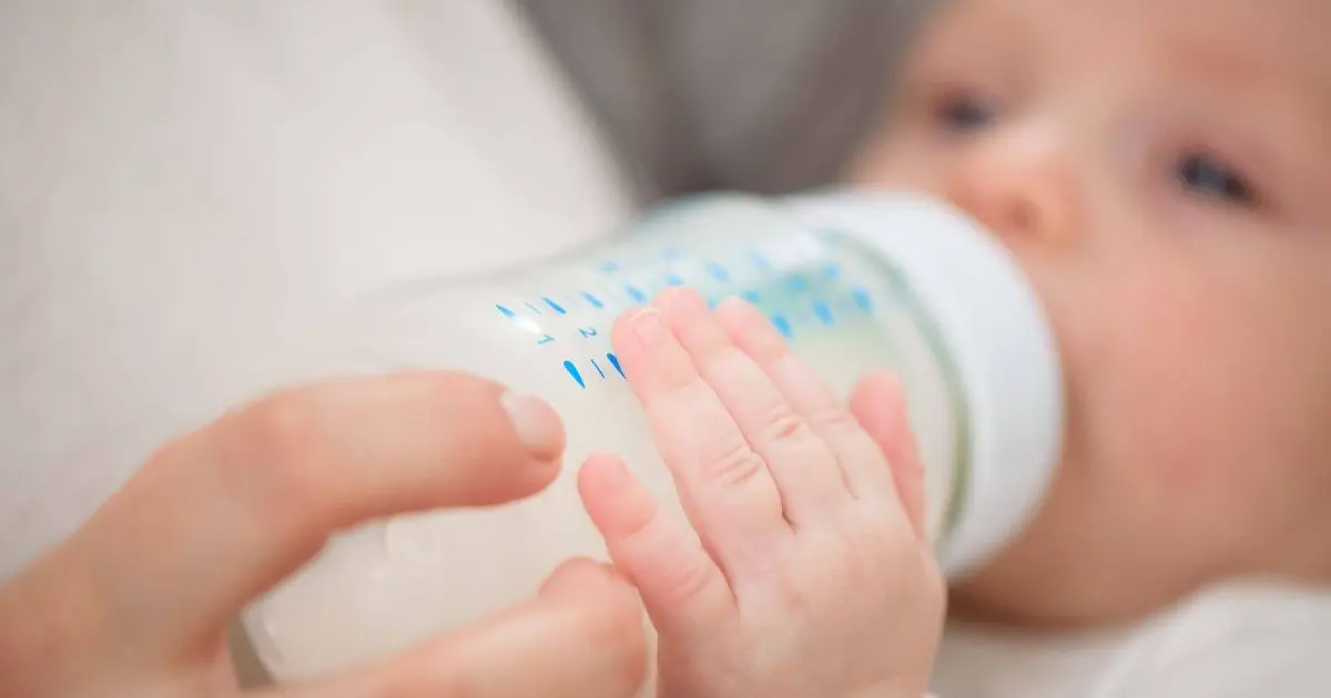 Infant Colic: baby bottle feeding to reduce gas discomfort